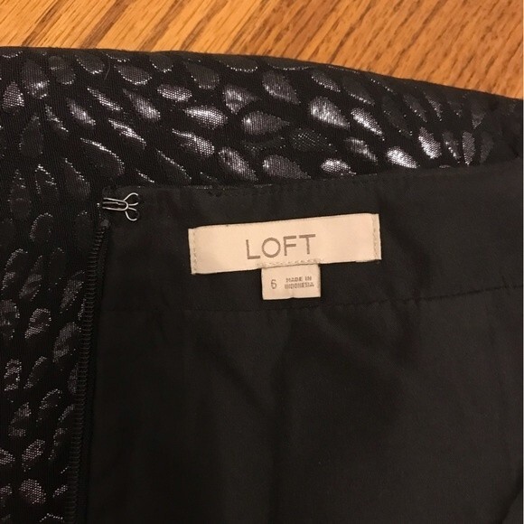 Loft Black Shimmer Flower Petal Overlay Skirt - Picture 7 of 9